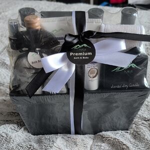 Premium Bath & Body Gift Set - Black and White